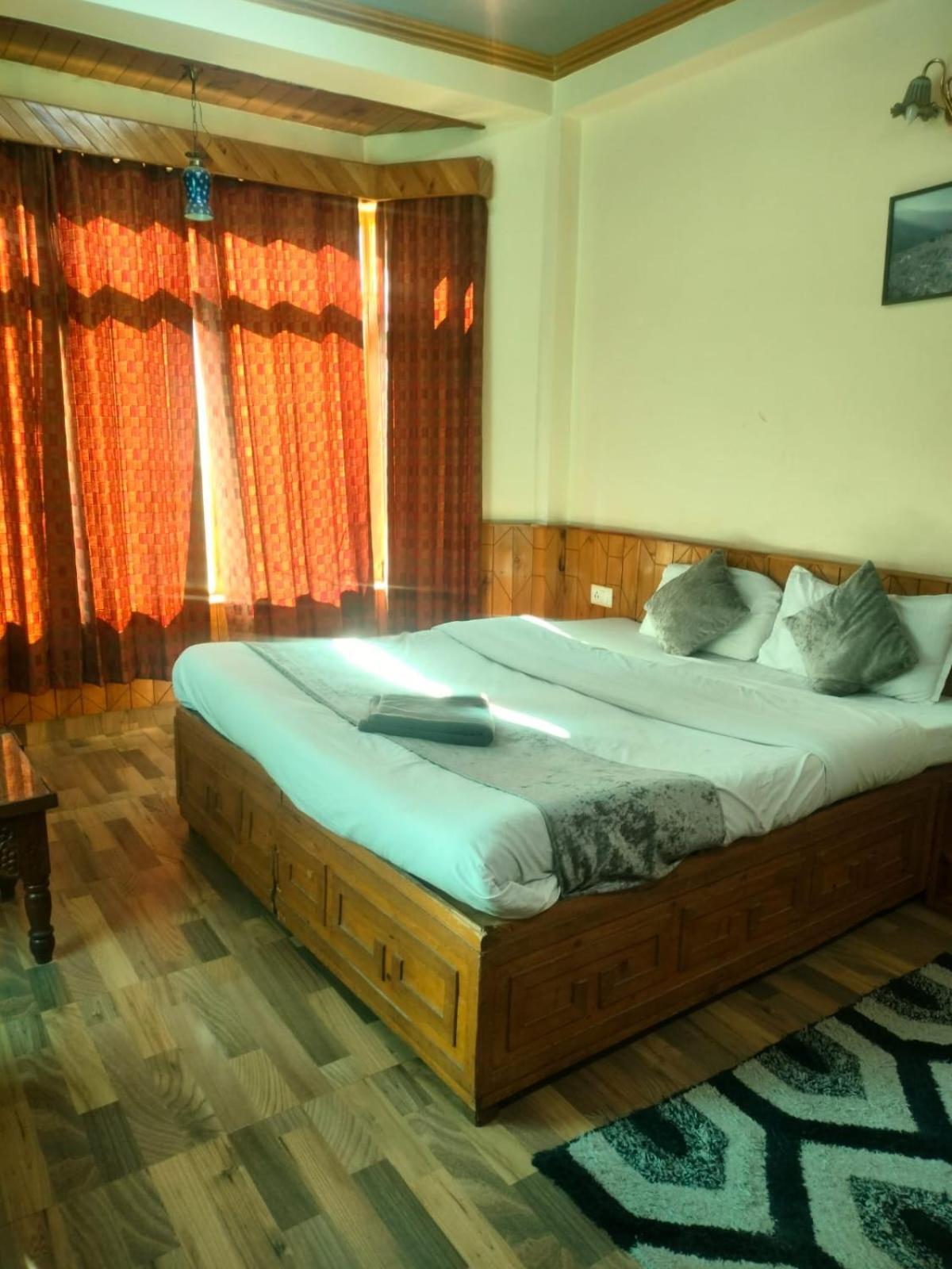 Govind Royal Stay Manāli Dış mekan fotoğraf